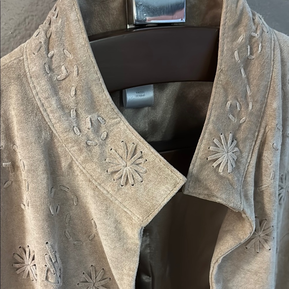 Cream Embroidered Jacket - Picture 3 of 8